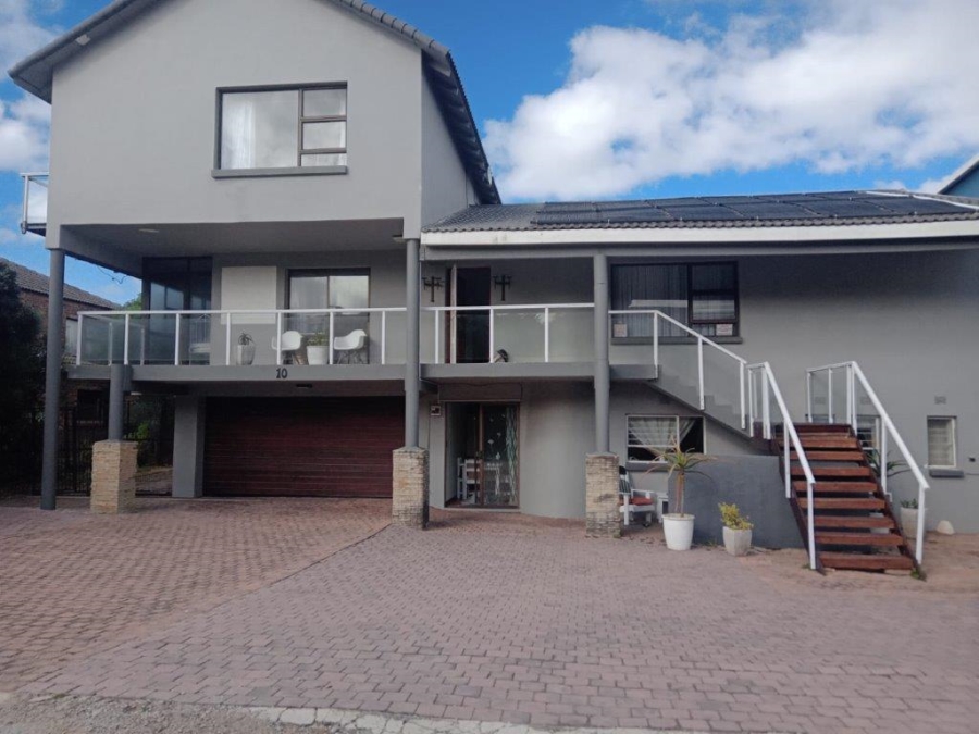 5 Bedroom Property for Sale in Paradise Beach Eastern Cape